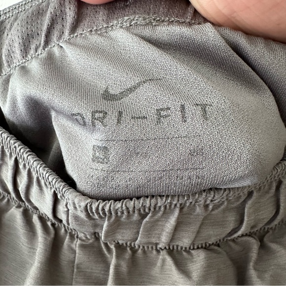 Men’s Gray Dri-fit Nike running Shorts Size XL - Picture 4 of 6